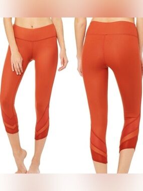 ☀️3/$25 Alo Edge Capri Leggings red small mesh
